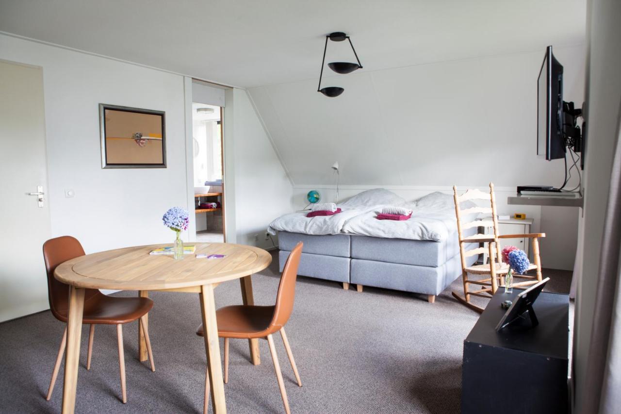 에인트호번 De Heidestroper B&B 외부 사진